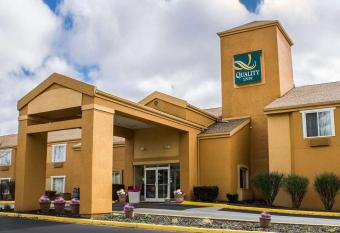 Quality Inn Brunswick Cleveland South allows 18 year olds to book a room