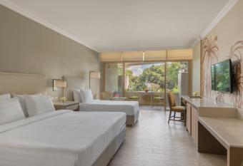 Taal Vista Hotel has Balcony rooms