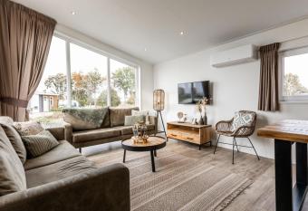 Holiday Home Green Resort Mooi Bemelen by Interhome has Balcony rooms