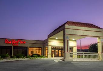 Red Roof Inn & Suites Wytheville has Smoking/Balcony rooms