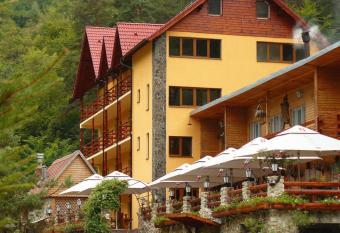 Pension Curmatura Stezii has Balcony rooms