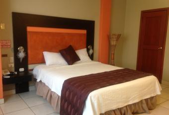 Tropical Inn Hotel has rooms with a private hot tub