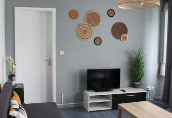 Cosy F2 EuroAirport Basel-Mulhouse allows 18 year olds to book a room