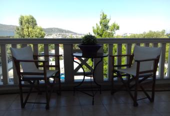 Blue Sky appartment has Balcony rooms