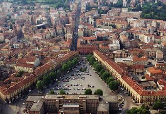 Cristina s Flat has Balcony rooms