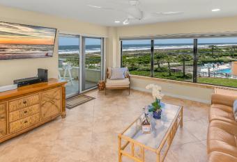 Amelia Island Oceanfront Condo allows 18 year olds to book a room