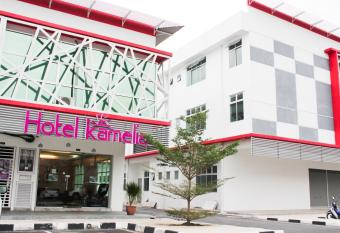 Hotel Kamelia allows 18 year olds to book a room