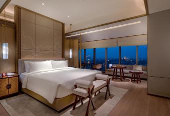 Pan Pacific Yangon allows 18 year olds to book a room