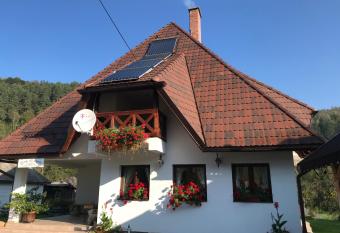 Pensiunea Dealul cu Melci has Balcony rooms