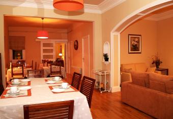 Hostal Canig   allows 18 year olds to book a room