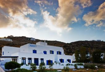 Avra Pension allows 18 year olds to book a room