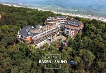 Hotel Dom Zdrojowy Resort & SPA allows 18 year olds to book a room