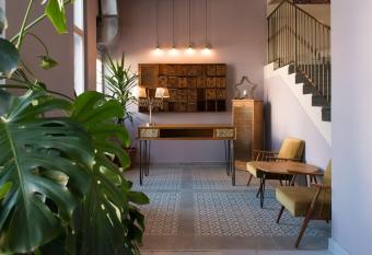 Smokvica Dor  ol B&B allows 18 year olds to book a room