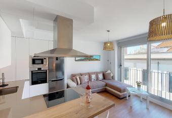 Suite Wagner allows 18 year olds to book a room