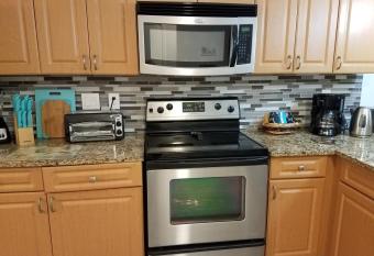 2BR/1BA Vacation Rental - Sienna Park has Balcony rooms