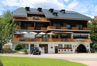 Landgasthof - Hotel Eisenbachstube has Balcony rooms