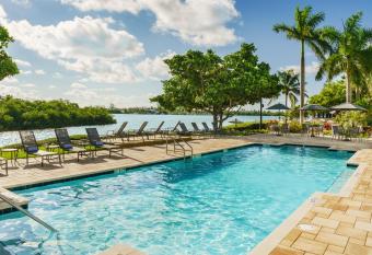 Fairfield by Marriott Inn & Suites Marathon Florida Keys has Balcony rooms