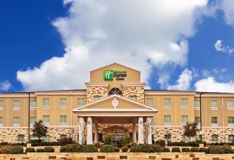 Holiday Inn Express & Suites Brady By IHG allows 18 year olds to book a room