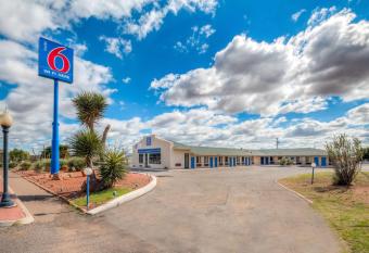 Motel 6 Van Horn has Smoking rooms