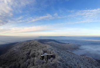 Hotel Tomislavov Dom allows 18 year olds to book a room