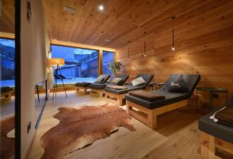 Hotel Astoria has Balcony rooms