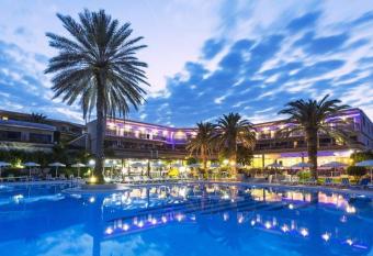 Cathrin Hotel allows 18 year olds to book a room