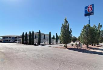 Motel 6 Carlsbad Nm allows 18 year olds to book a room