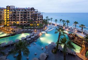 Villa del Arco Beach Resort & Spa has Balcony rooms