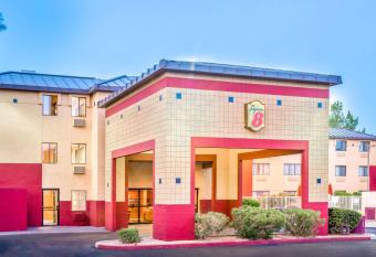 Super 8 by Wyndham - Mesa/Gilbert has Smoking rooms