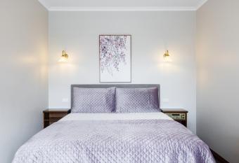 Adelaide Inn has Balcony rooms