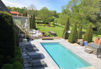 Hof Van Volmersele - Luxury B&B has Balcony rooms