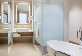 The Westin Kolkata Rajarhat has rooms with a private hot tub