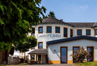 Landhotel Eifelblick has Balcony rooms