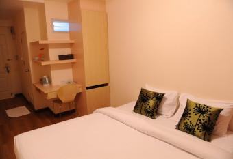 The Blooms Residence has Balcony rooms