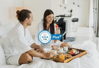 BYD Lofts - Boutique Hotel & Serviced Apartments - Patong Beach, Phuket allows 18 year olds to book a room