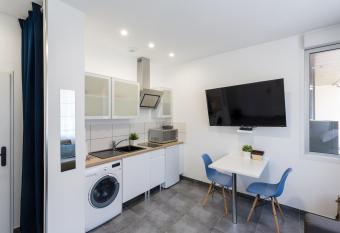 1Stays Apartments - Chabaud allows 18 year olds to book a room