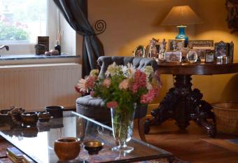 Les Glaneuses has Balcony rooms