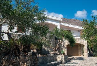 Villa Mediterranea has Balcony rooms