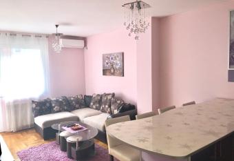 Apartman Ivana has Balcony rooms