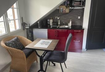 Studio centre ville allows 18 year olds to book a room