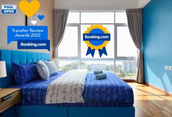 Paragon Suites with Private Jacuzzi near CIQ has Balcony rooms