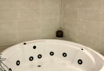 El Castillo allows 18 year olds to book a room