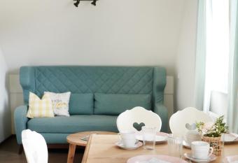 HOMEBOUND APARTMENTS Salzburg City II - contactless check-in allows 18 year olds to book a room