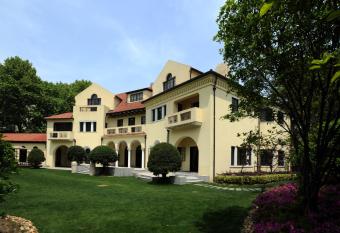 Shanghai Fenyang Garden Boutique Hotel has Balcony rooms