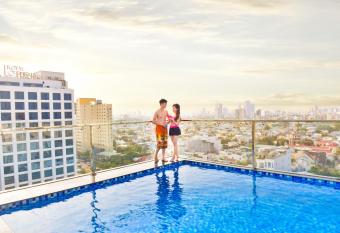 Ritzy Boutique Hotel Da Nang allows 18 year olds to book a room