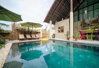 HA Devan Hoian Pool Villa has rooms with a private hot tub