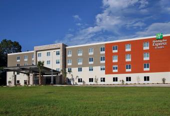 Holiday Inn Express & Suites Columbus North By IHG allows 18 year olds to book a room