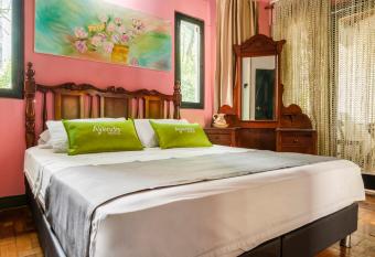 Ayenda Habana Vieja 1221 allows 18 year olds to book a room