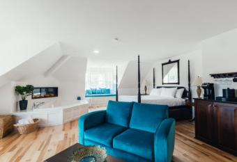 The Great George has rooms with a private hot tub