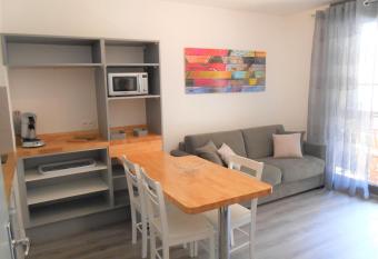 Appartement 4p luchon cures & ski Soda allows 18 year olds to book a room